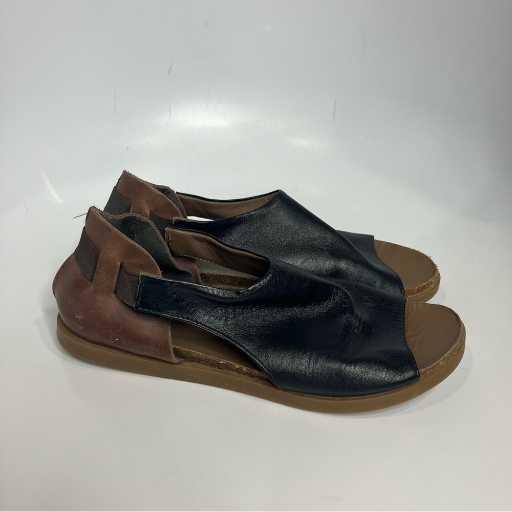 Women’s Two-Tone Leather Slide Sandals in Black and Brown